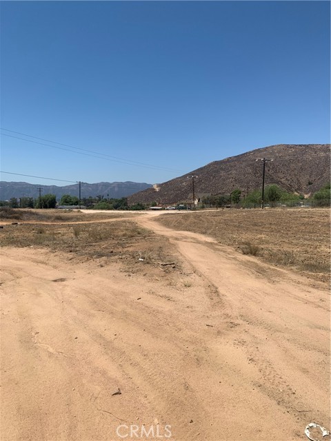 0 El Toro Rd, Lake Elsinore CA: https://media.crmls.org/medias/77b58b70-c83b-4f08-ac0d-018e833696da.jpg