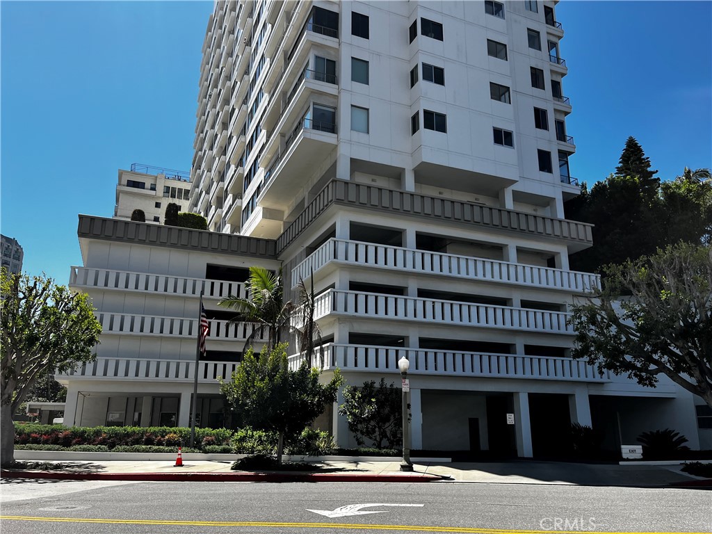 10501 Wilshire Boulevard #903