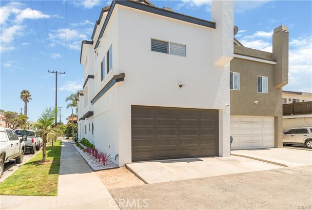 Detail Gallery Image 19 of 22 For 427 14th St, Huntington Beach,  CA 92648 - 3 Beds | 3/1 Baths