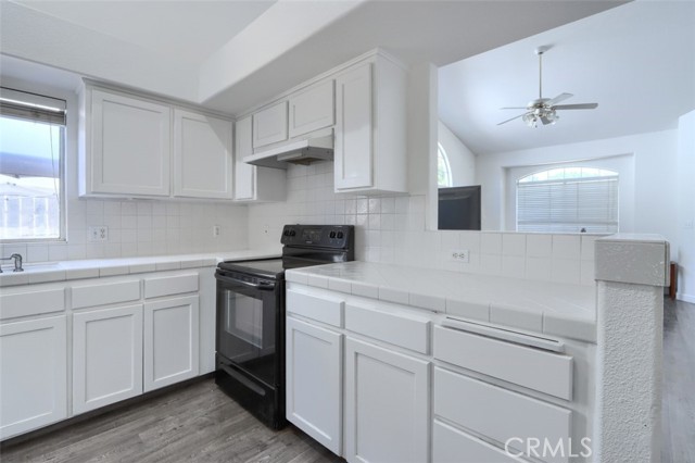 10419 N Woodrow Avenue, Fresno CA: https://media.crmls.org/medias/77b779d8-3fec-4c57-b25b-5eb89bd478b9.jpg