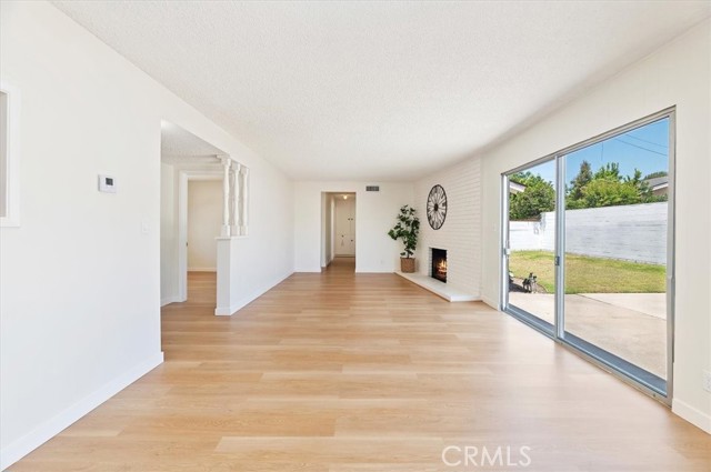Detail Gallery Image 12 of 25 For 327 Cindy Ct, Pomona,  CA 91767 - 4 Beds | 2 Baths