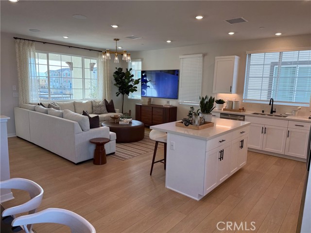 Detail Gallery Image 10 of 20 For 12768 Sila Way, Corona,  CA 92880 - 4 Beds | 4 Baths