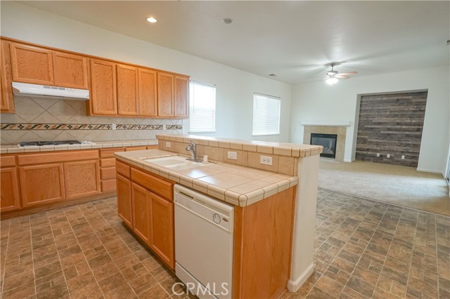Detail Gallery Image 10 of 36 For 14125 Spyglass, Chowchilla,  CA 93610 - 4 Beds | 2/1 Baths