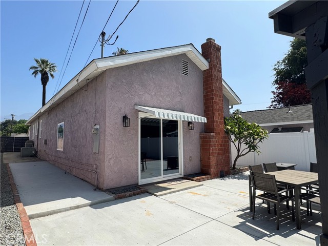 204 E I Street, Ontario CA: https://media.crmls.org/medias/77baf7ae-3616-4414-8102-ac7eb3c14c70.jpg