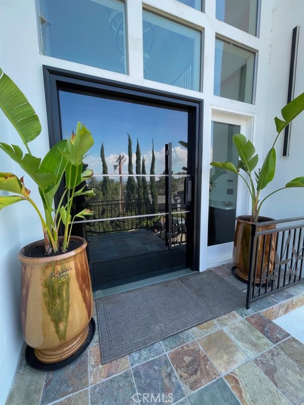 Detail Gallery Image 3 of 44 For 3952 Oakfield Dr, Sherman Oaks,  CA 91423 - 5 Beds | 4/1 Baths