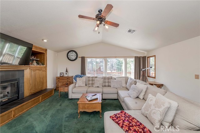 Detail Gallery Image 25 of 56 For 1396 La Crescenta Dr, Big Bear City,  CA 92314 - 3 Beds | 2 Baths