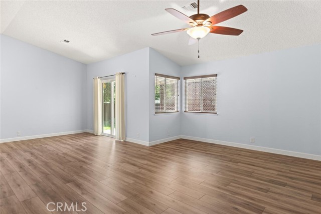 Detail Gallery Image 7 of 31 For 73 Skymountain Cir, Chico,  CA 95928 - 3 Beds | 2 Baths