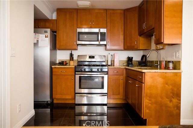 744 Center Place, Manhattan Beach CA: https://media.crmls.org/medias/77bcf2fe-727e-4832-ada1-fc0943f4cbcb.jpg