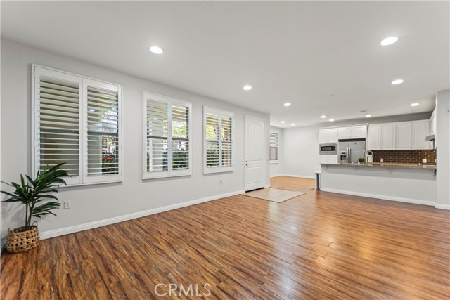 76 City Stroll, Irvine CA: https://media.crmls.org/medias/77bd0eaa-800c-4307-bb4f-be9fe8b4f9db.jpg