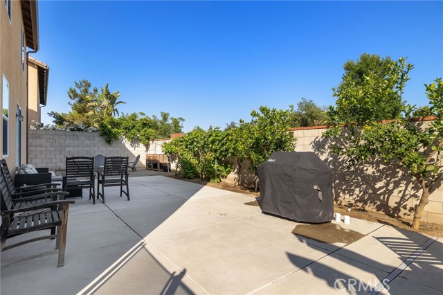 12200 White Rapids Way, Bakersfield CA: https://media.crmls.org/medias/77bdfd87-9940-4be1-9e36-9ffd2c668d7b.jpg