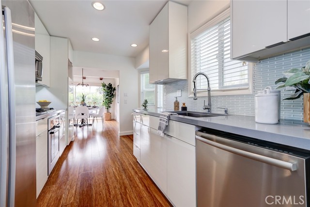 1170 Shelley Street, Manhattan Beach, California 90266, 4 Bedrooms Bedrooms, ,3 BathroomsBathrooms,Residential,Sold,Shelley,SB22186838