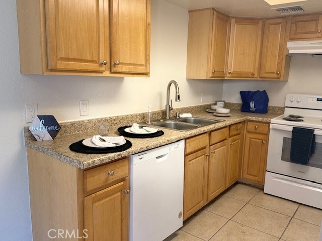 Detail Gallery Image 6 of 13 For 51085 Eisenhower #3,  La Quinta,  CA 92234 - 2 Beds | 1/1 Baths