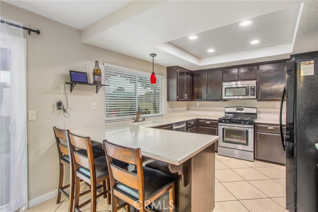 6967 Mountain Avenue, Highland CA: https://media.crmls.org/medias/77bf80e2-f708-46dc-b181-f6559891d293.jpg
