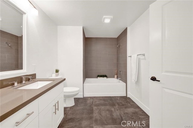24545 Town Center, 5304 photo 11