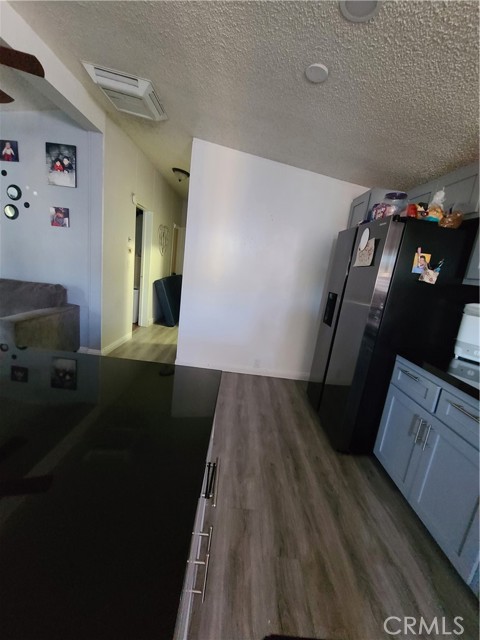 Detail Gallery Image 8 of 19 For 6665 Long Beach Bld #J25,  Long Beach,  CA 90805 - 3 Beds | 1 Baths