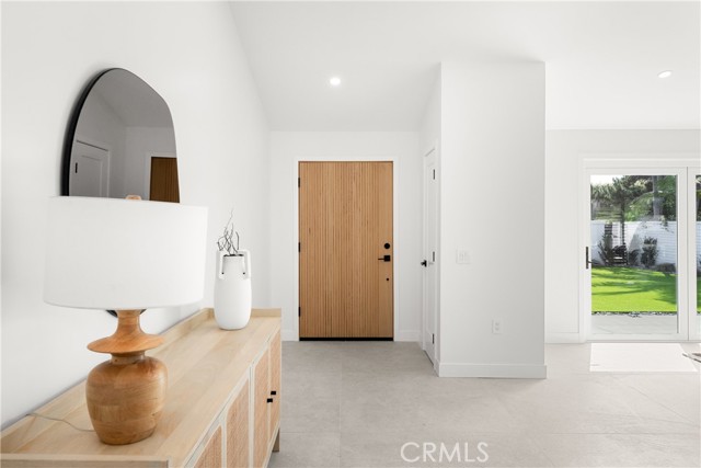 Detail Gallery Image 7 of 33 For 19741 Quiet Bay Ln, Huntington Beach,  CA 92648 - 3 Beds | 2 Baths