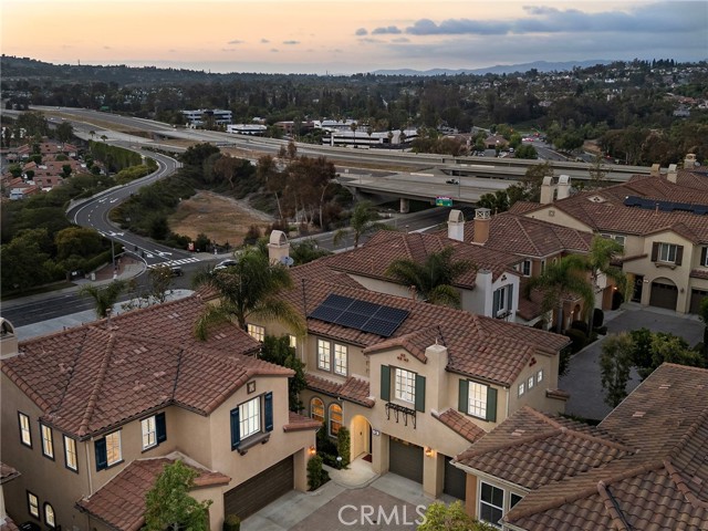 9 Durham Court, Laguna Niguel CA: https://media.crmls.org/medias/77c33c81-5ae1-4552-a833-113fa8b3718a.jpg