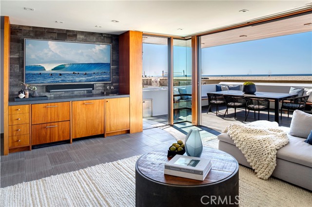 Detail Gallery Image 28 of 45 For 732 the Strand, Hermosa Beach,  CA 90254 - 3 Beds | 3/1 Baths