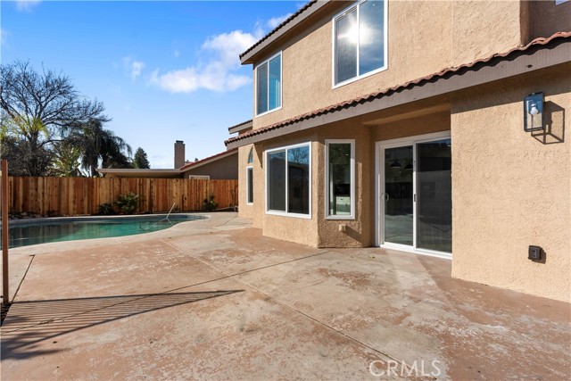 Detail Gallery Image 14 of 46 For 6107 Cartagena Ave, Bakersfield,  CA 93313 - 4 Beds | 3 Baths