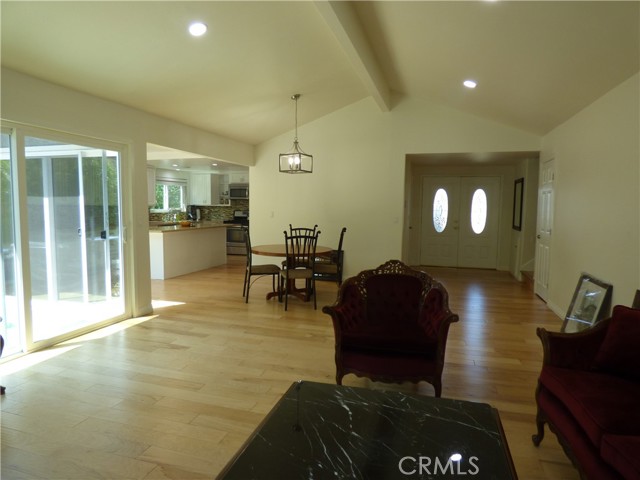 5650 Lake Lindero Drive, Agoura Hills CA: https://media.crmls.org/medias/77c53378-45b1-42dd-8f19-4b1dc96ce8b1.jpg