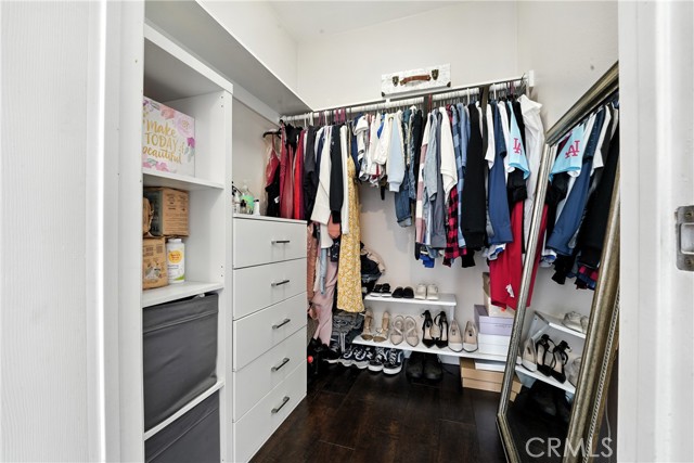 1010 69th Street, Los Angeles CA: https://media.crmls.org/medias/77c60f10-3c05-4b94-8597-aeb6fd7d5058.jpg