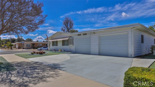 Detail Gallery Image 3 of 62 For 1255 Brentwood Way, Hemet,  CA 92545 - 3 Beds | 2 Baths