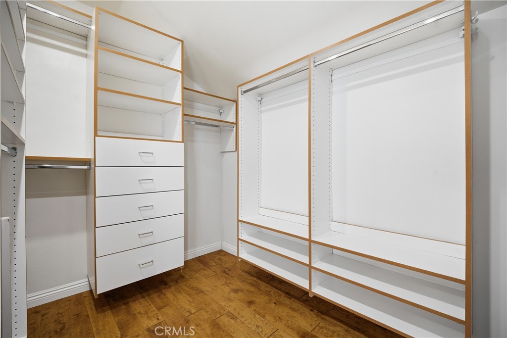https://media.crmls.org/medias/77c6bed3-39bb-4e8e-a616-9cd3ad6493d0.jpg?preset=X-Large