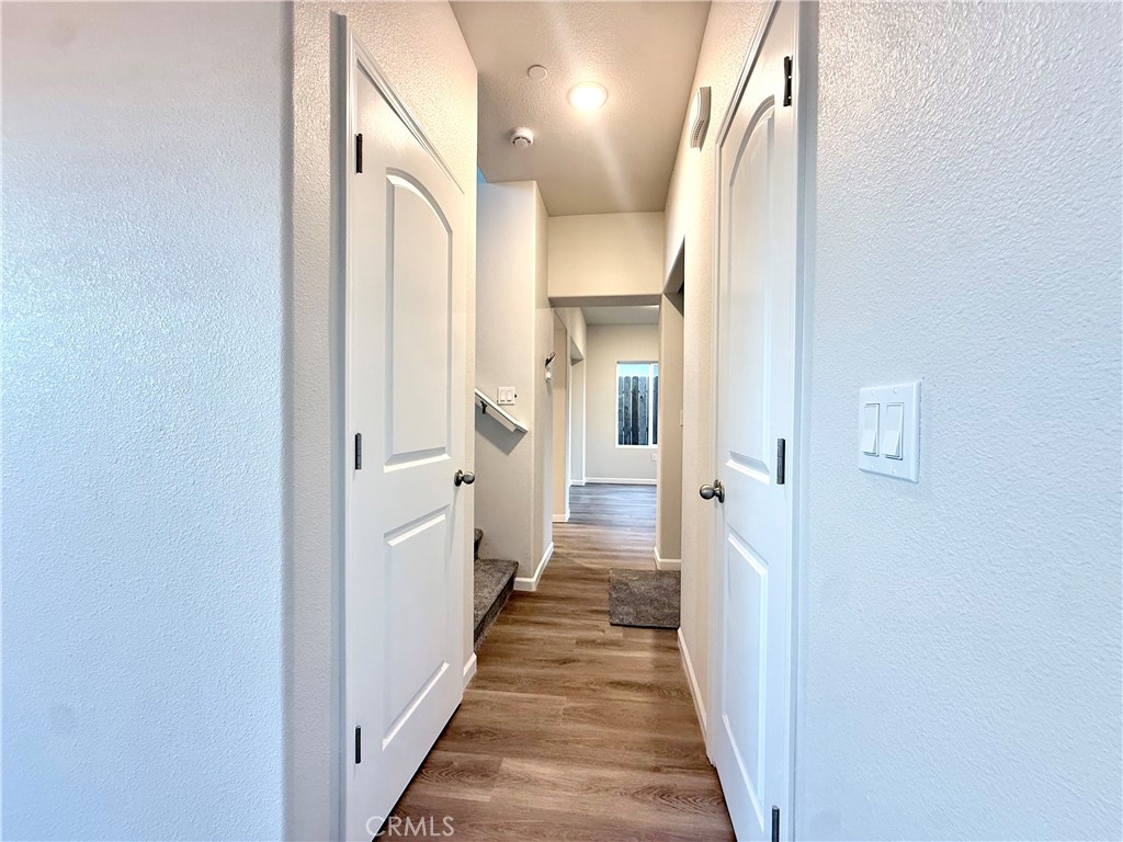 https://media.crmls.org/medias/77c6c4e9-ec2d-4fbc-879a-96a30485280b.jpg?preset=X-Large
