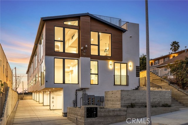 Detail Gallery Image 5 of 19 For 955 Everett St, Los Angeles,  CA 90026 - 2 Beds | 2/1 Baths