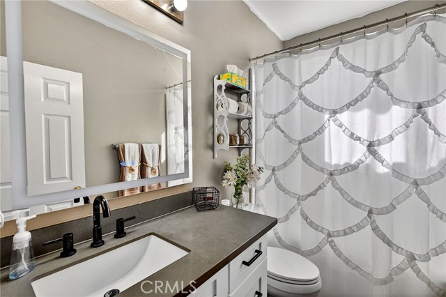 Detail Gallery Image 21 of 57 For 31860 Willow Wood Ct, Lake Elsinore,  CA 92532 - 4 Beds | 3 Baths