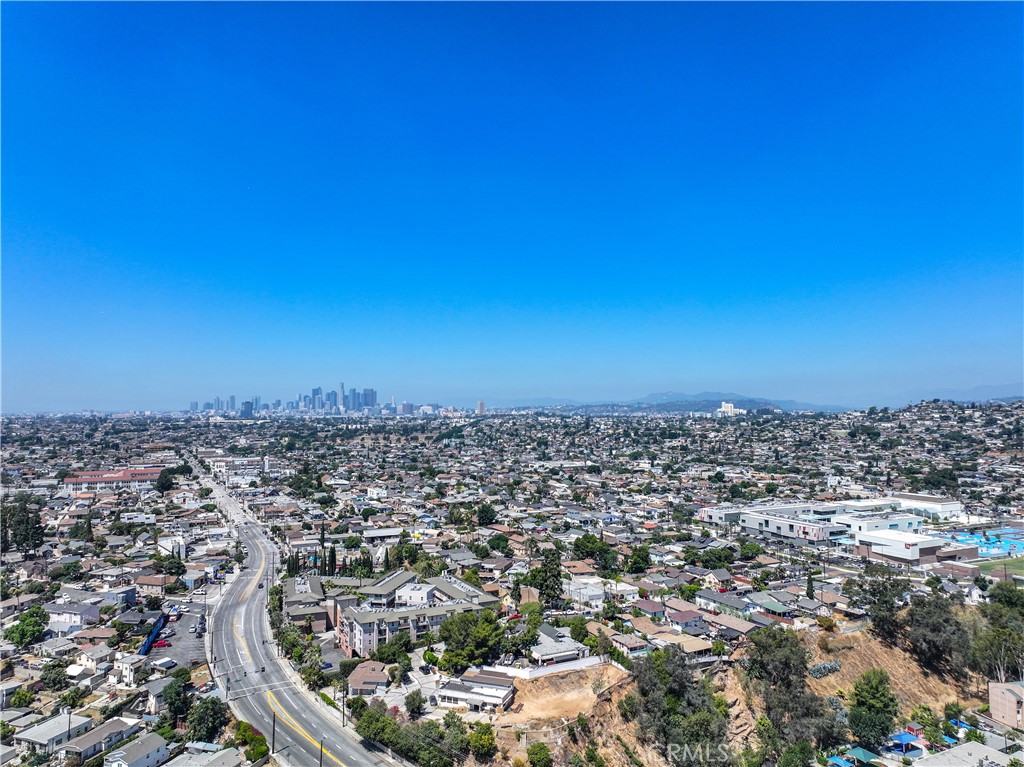 https://media.crmls.org/medias/77c85b81-b10a-4dd6-8438-e059beb89194.jpg?preset=X-Large