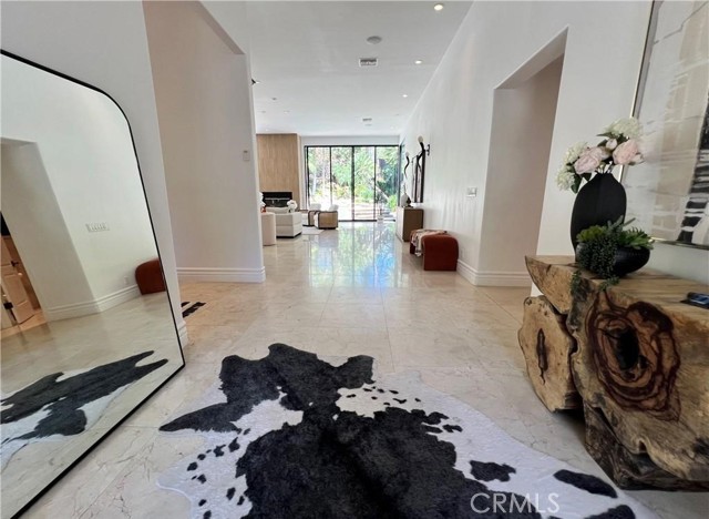 16815 Bajio Road, Encino CA: https://media.crmls.org/medias/77c87981-4c12-421c-90e4-b5467be01eda.jpg