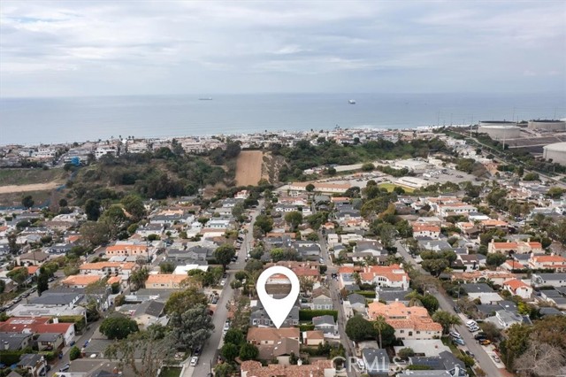 625 33rd Street, Manhattan Beach, California 90266, 3 Bedrooms Bedrooms, ,3 BathroomsBathrooms,Residential,Sold,33rd,OC21258370