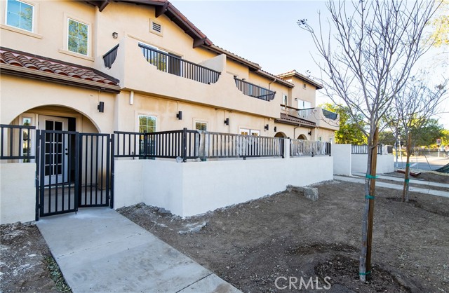 Detail Gallery Image 1 of 43 For 5502 E Los Angeles Ave #4,  Simi Valley,  CA 93063 - 3 Beds | 2/1 Baths