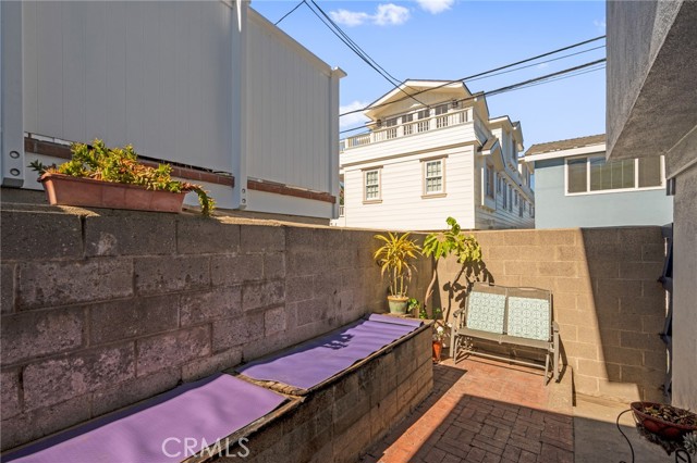 429 1st Street, Manhattan Beach, California 90266, 5 Bedrooms Bedrooms, ,1 BathroomBathrooms,Residential,Sold,1st,PV24022554