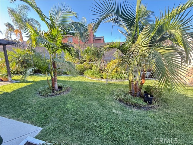 1770 W Candlewood Avenue, Rialto CA: https://media.crmls.org/medias/77ca18f8-bf56-458b-ab89-8620caf6c295.jpg