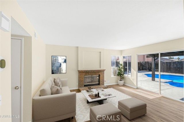 Detail Gallery Image 9 of 24 For 37717 49th, Palmdale,  CA 93552 - 3 Beds | 3 Baths