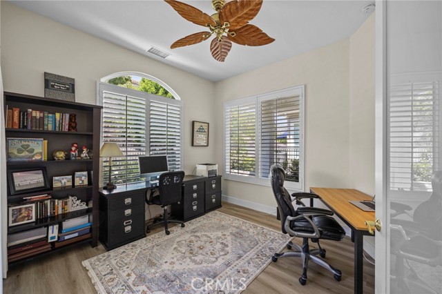 9121 Wooded Hill Drive, Corona CA: https://media.crmls.org/medias/77ca4cc0-3439-431e-85ec-dc811f105f68.jpg