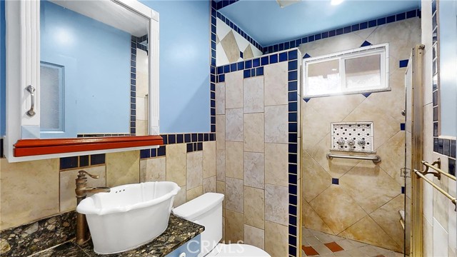 1638 W 51st Street, Los Angeles CA: https://media.crmls.org/medias/77cad1b9-296e-495d-9c1a-45c1b5b23b68.jpg
