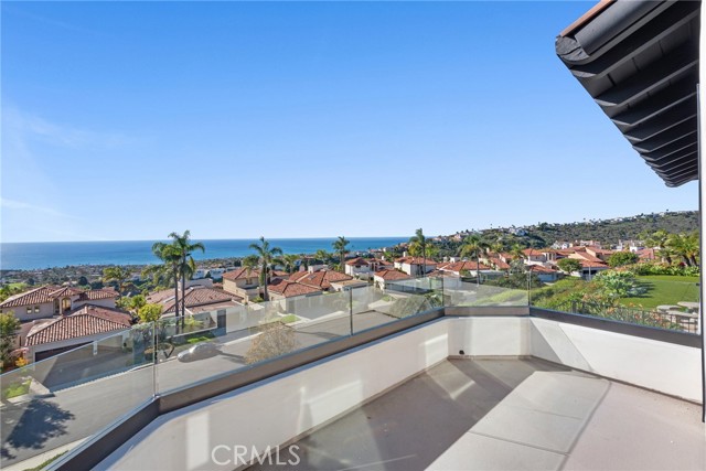 537 Avenida Buenos Aires, San Clemente CA: https://media.crmls.org/medias/77cb1001-4fe8-480c-b303-1787d4684bee.jpg