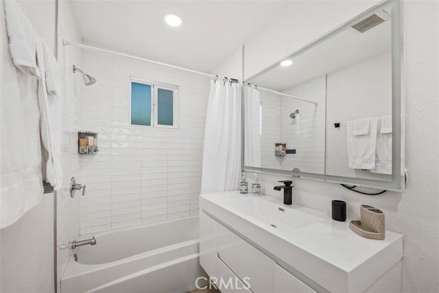 Detail Gallery Image 12 of 23 For 4134 W 107th St, Inglewood,  CA 90304 - 3 Beds | 2 Baths