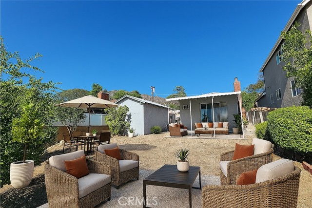 10563 Las Lunitas Avenue, Tujunga CA: https://media.crmls.org/medias/77cd2860-2b96-48d3-b3db-045260412d21.jpg