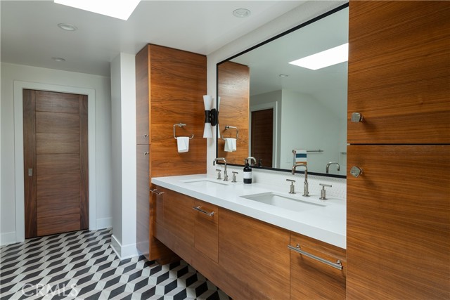 Detail Gallery Image 21 of 34 For 1465 Eastwind Cir, Westlake Village,  CA 91361 - 3 Beds | 2 Baths