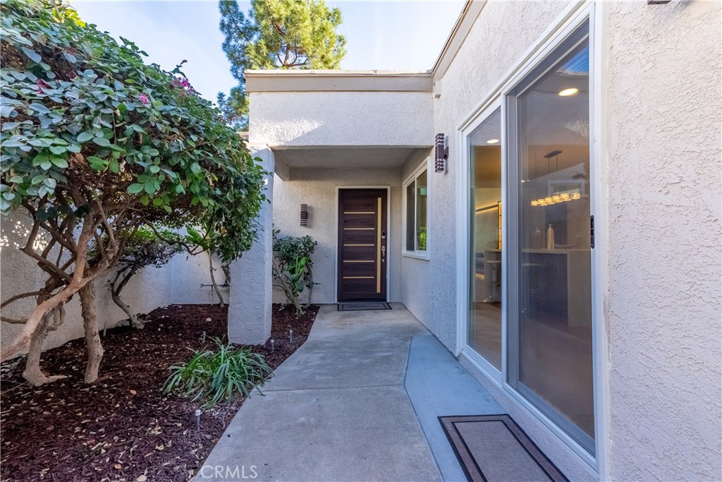 MLS #OC25257013 image #5