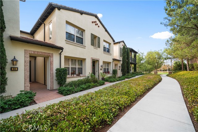 Detail Gallery Image 1 of 39 For 82 Crested Bird, Irvine,  CA 92620 - 2 Beds | 2 Baths