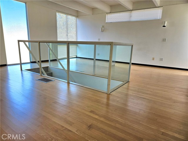 Detail Gallery Image 15 of 40 For 12217 Dorothy St, Los Angeles,  CA 90049 - 4 Beds | 2 Baths