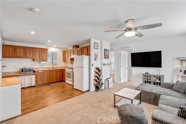 Detail Gallery Image 4 of 33 For 1134 Villa Calimesa #77,  Calimesa,  CA 92320 - 3 Beds | 2 Baths