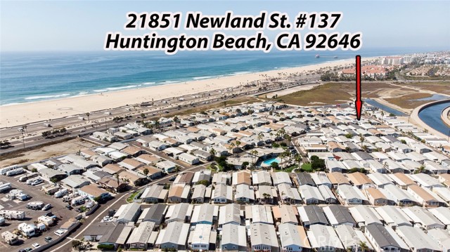 Detail Gallery Image 2 of 37 For 21851 Newland St. #137,  Huntington Beach,  CA 92646 - 3 Beds | 2 Baths