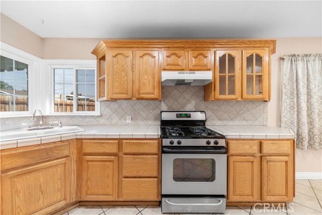 17392 Paine Street, Fontana CA: https://media.crmls.org/medias/77d32198-e5cc-4520-b5c8-d73f327ff06b.jpg