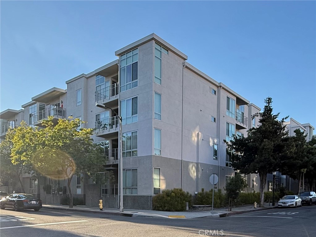 111 S De Lacey Avenue #418